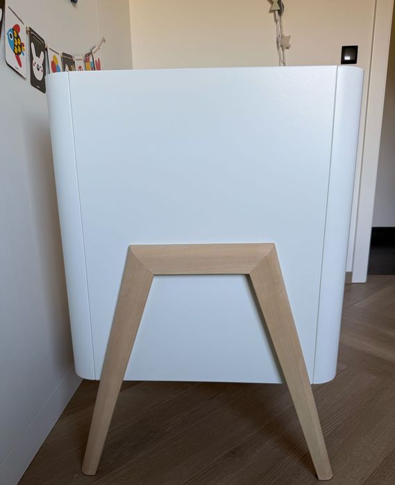 Łóżeczko niemowlęce, komoda, przewijak -  komplet