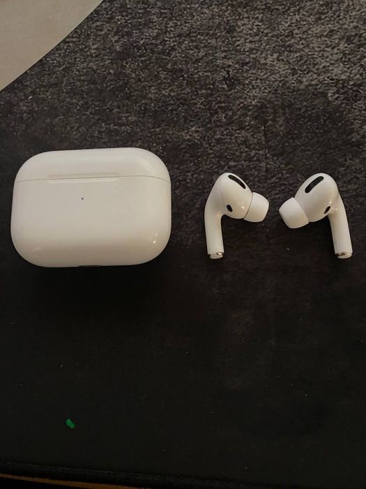 Airpods PRO 1 покоління, оригінал, проблема з правим навушником
