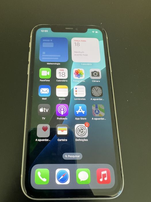 Iphone 11 64Gb Branco como novo Desbloqueado.