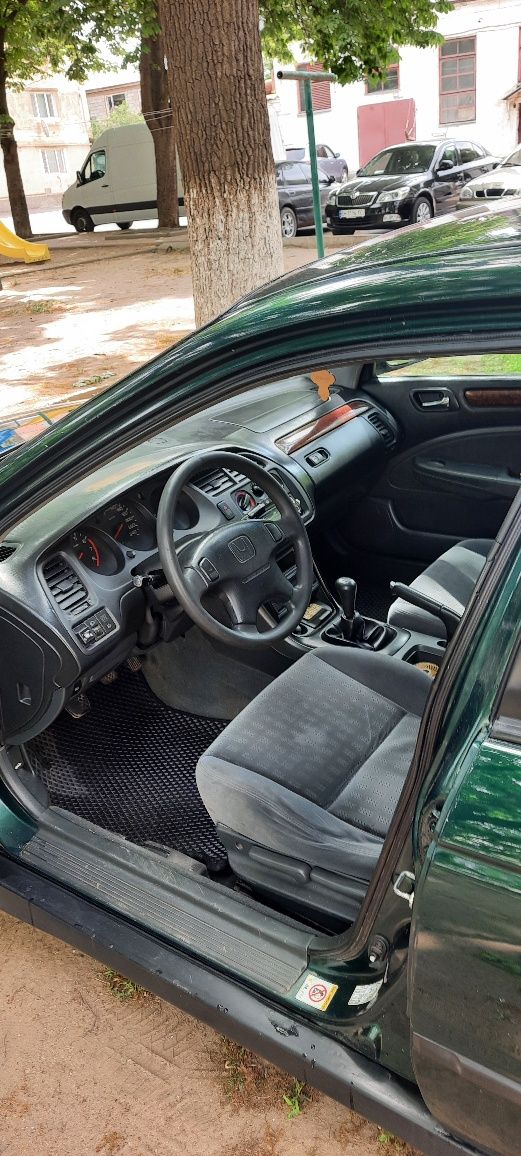 Honda accord 6 (2001)