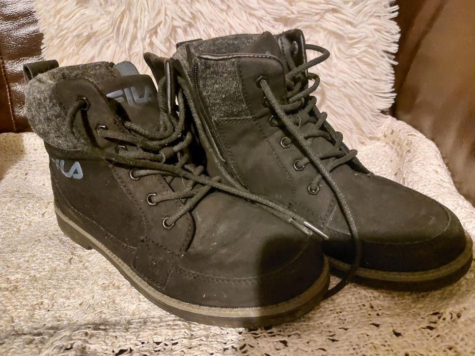 Buty, trzewiki zimowe męskie chłopięce ocieplane czarne Fila 39