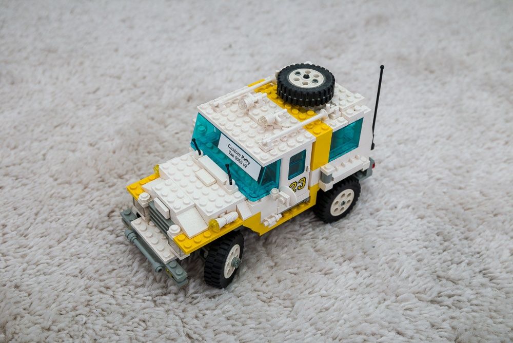 Kolekcjonerskie LEGO 5550 custom rally van