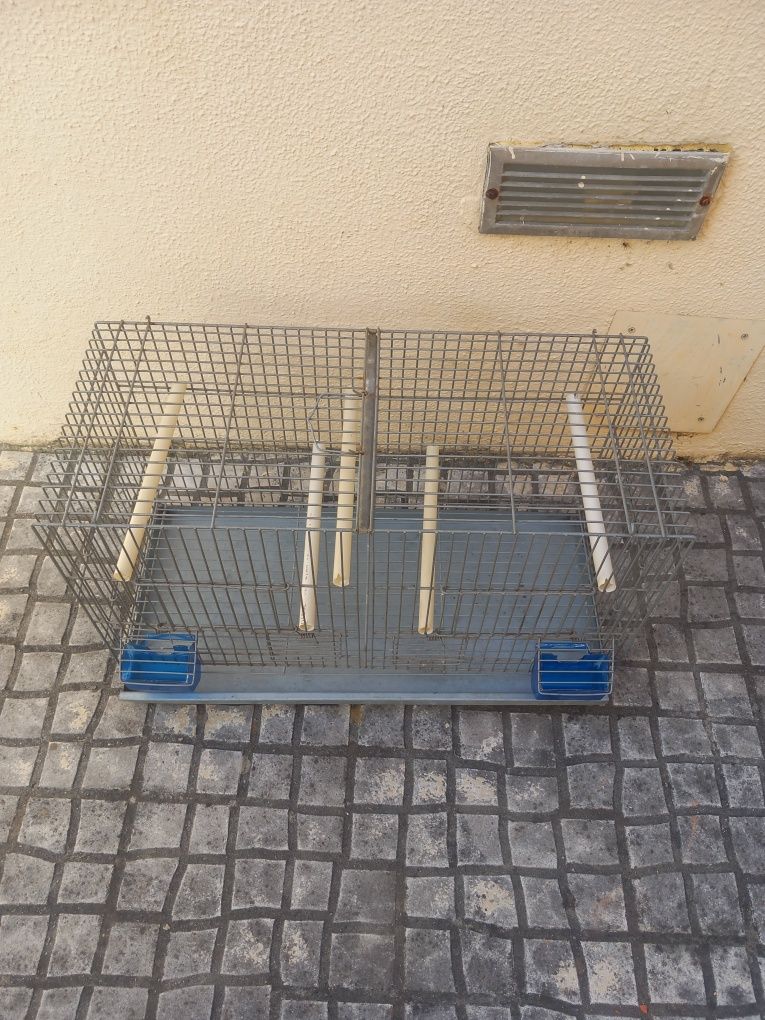Gaiolas  para  os  passaros.