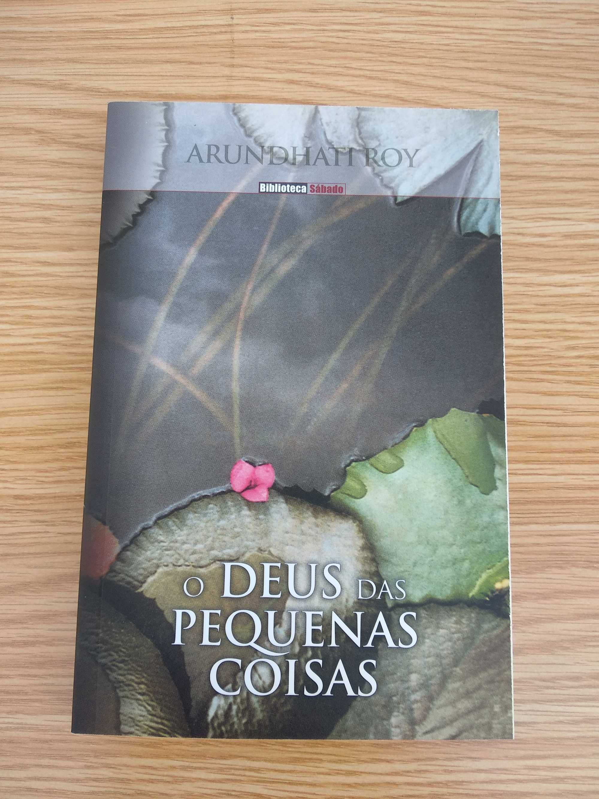 Livro de Romance 'O Deus das Pequenas Coisas' de Arundhati Roy