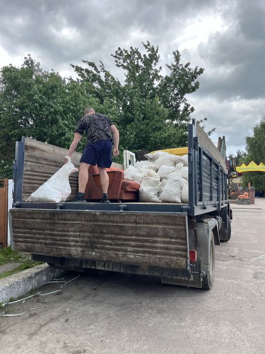 Вивіз сміття стройки мотлоху листя гілок мебелі Газель Газон Зіл Камаз