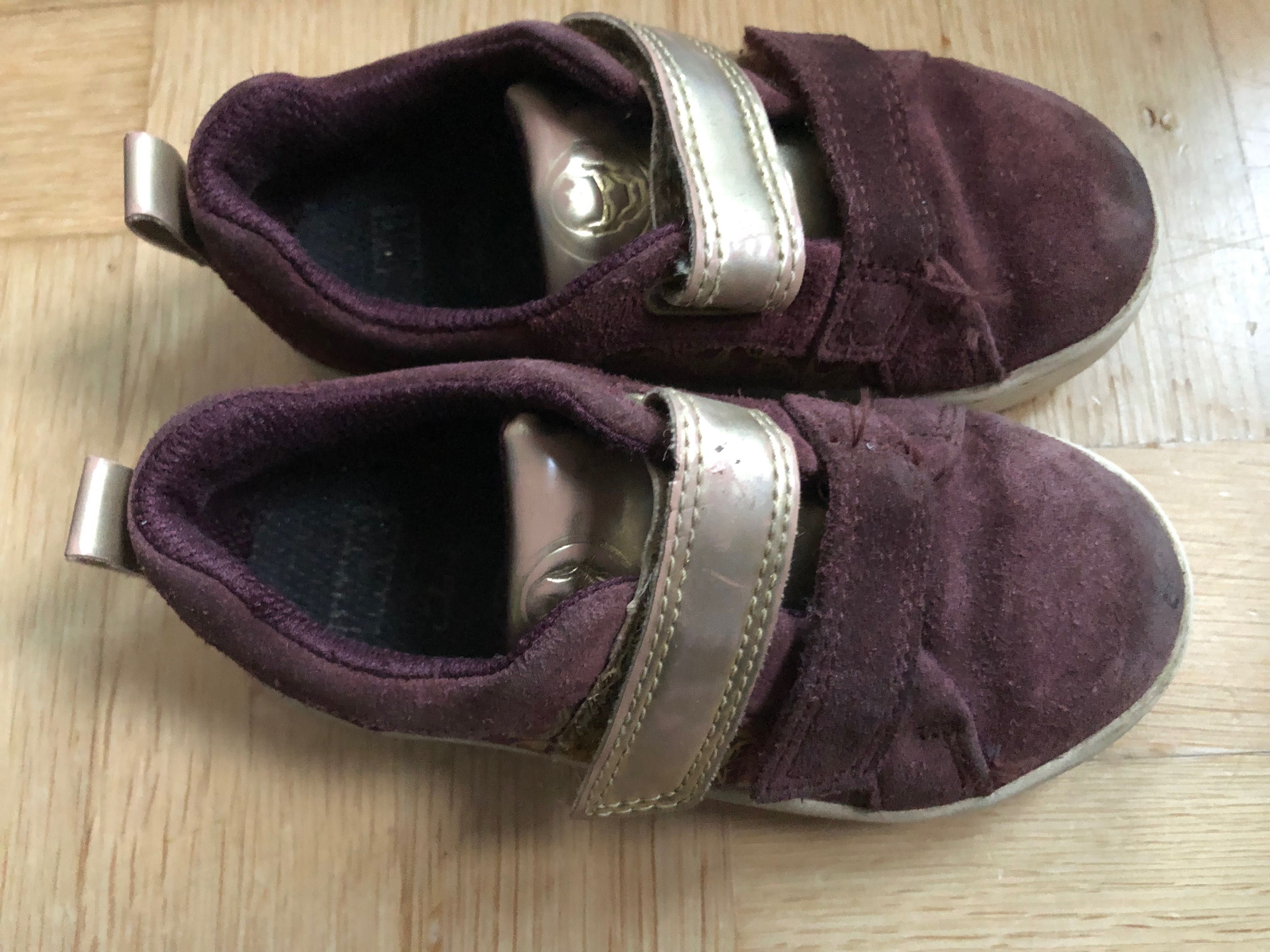 Sportowe bordowe buciki CLARKS roz. 25 / 15,5 cm