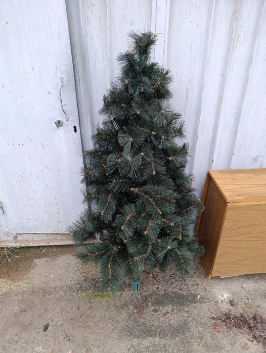 Штучна ялинка 150 см, пишна та в чудовому стані