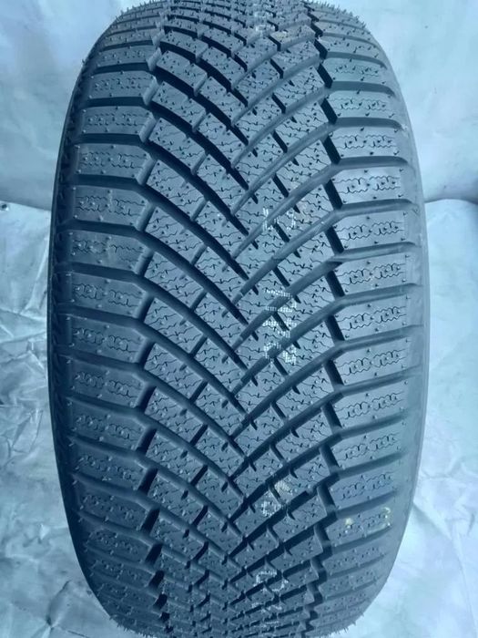 Yokohama BluEarth Winter V905 245/45 r19 102v 2024