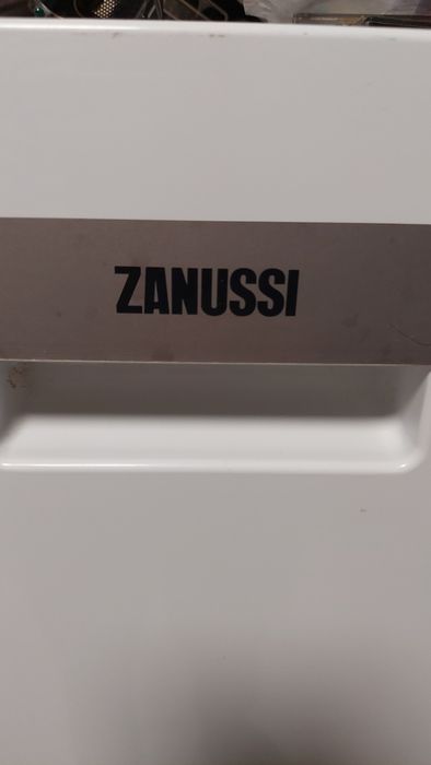 Посудомойка Зануси