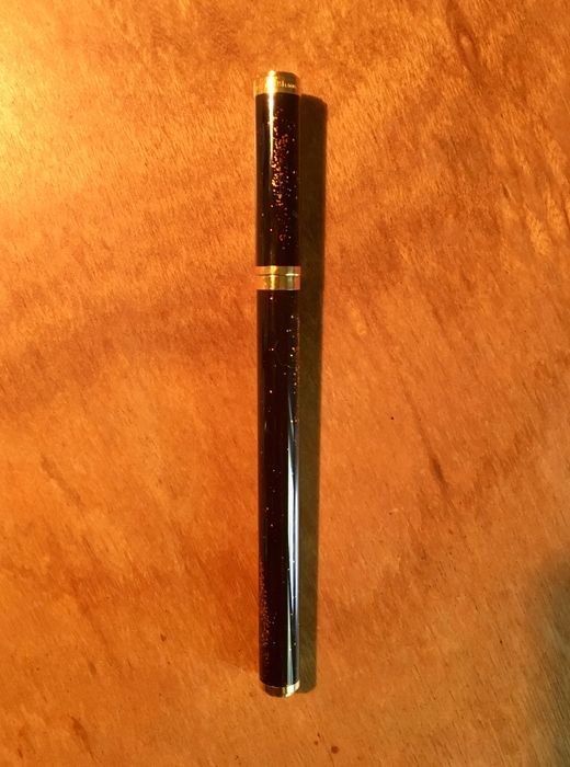 S.T. DUPONT - caneta - acb. ouro e laca da China com pó de ouro