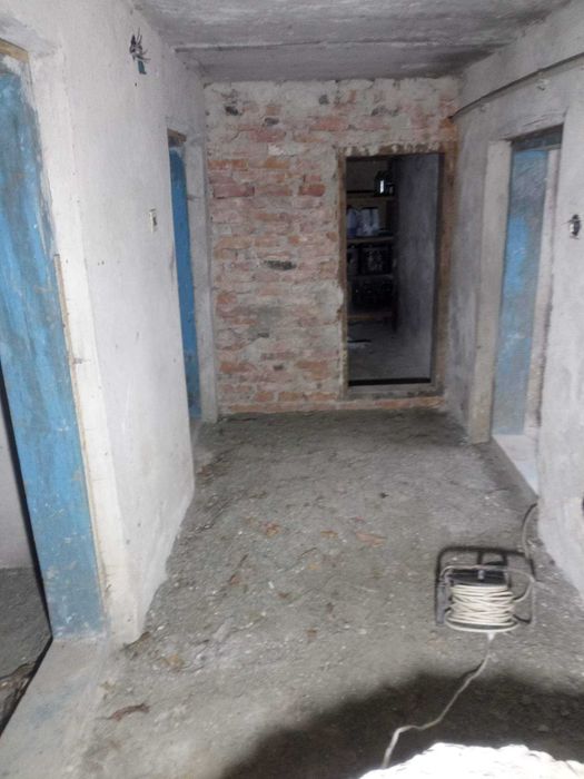 Продаж житлового будинку з господарськими приміщеннями .с Ланівці