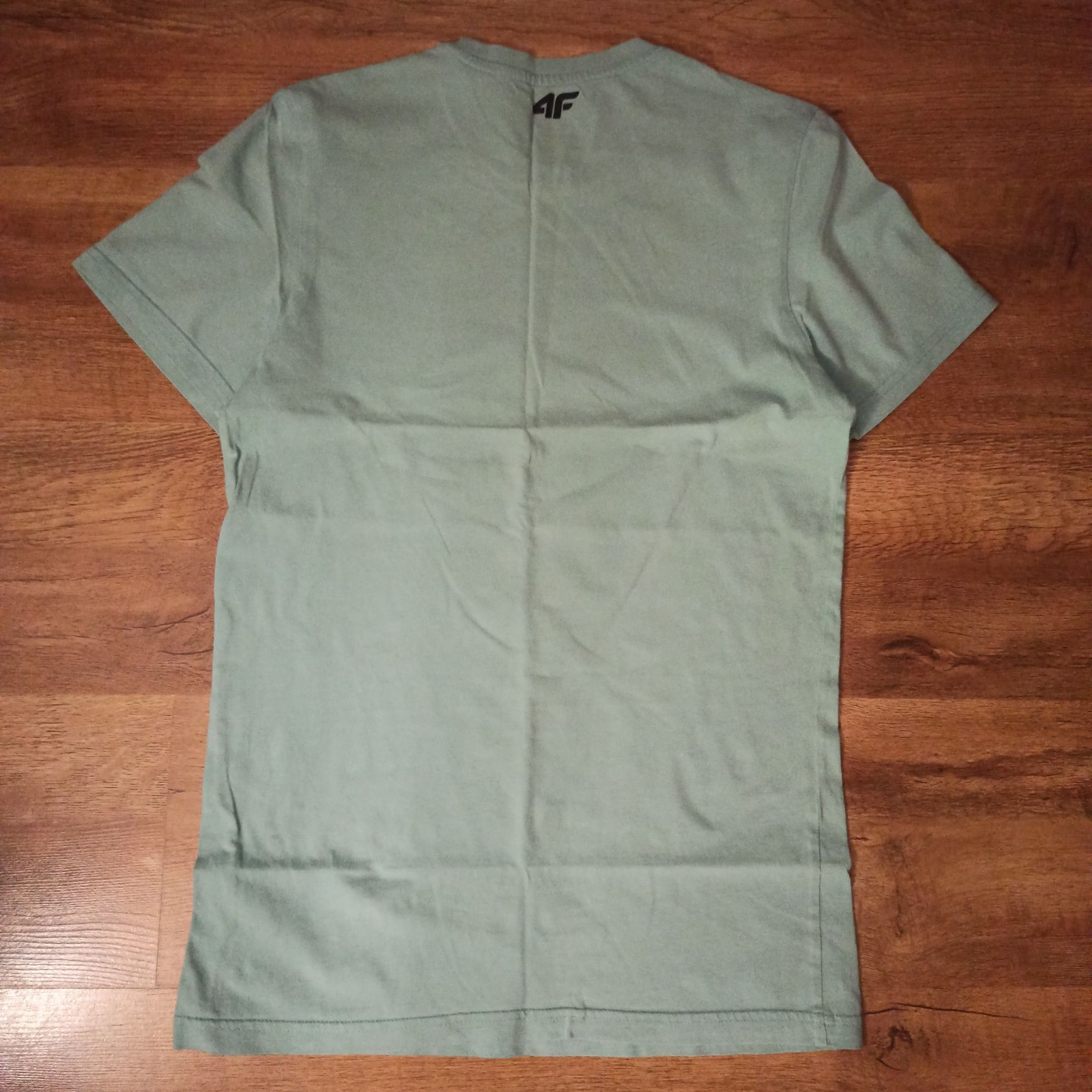 T-Shirt 2 szt. firmy 4F w rozm. S 164-170 krótki rękaw