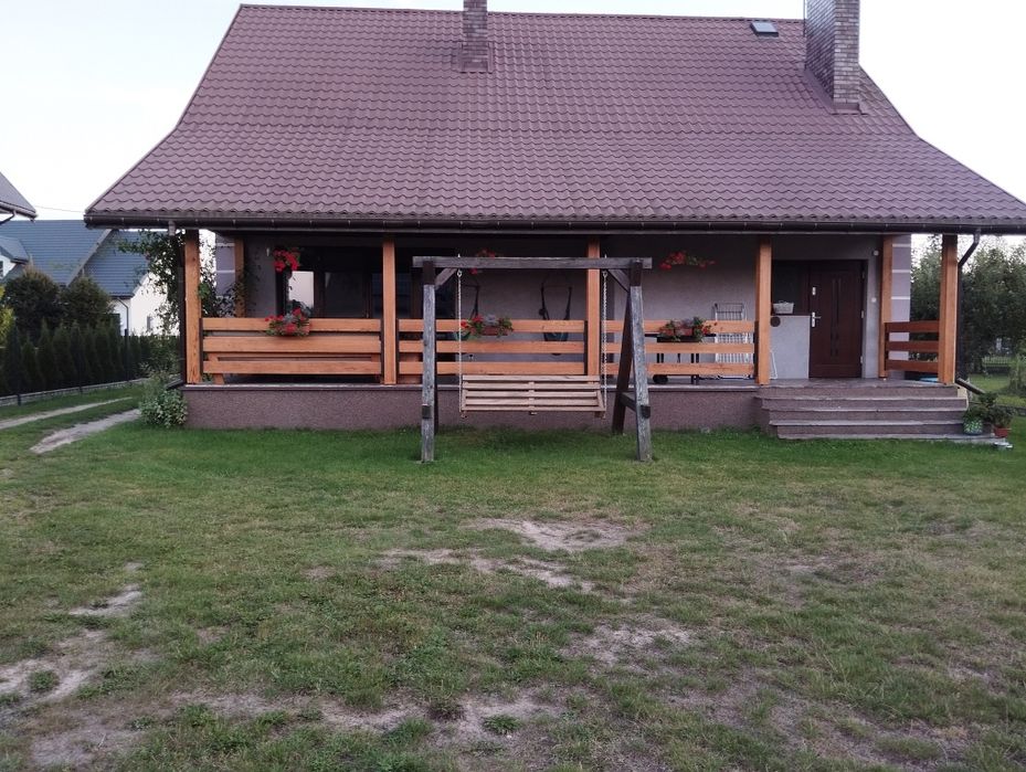 Montaż mebli,układanie paneli ,prace stolarskie.balustrady tarasy prac