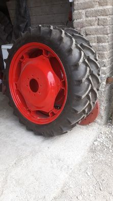 Koła wąskie do KUBOTA 9.5R28 R32 i R44 i R48 8.3R32 11.2R44 13.6R48