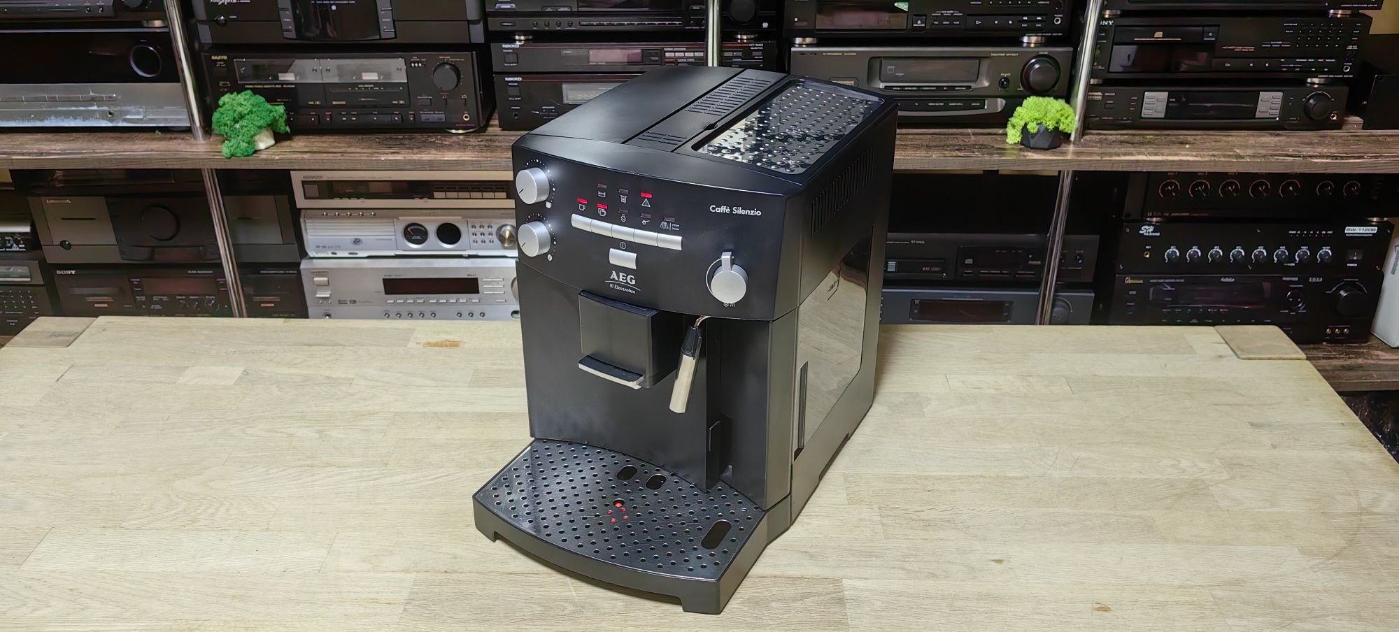 Кавова машина AEG Caffe Silenzio