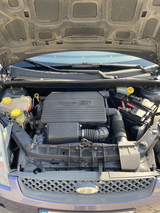 Продаю Ford Fiesta 1.3 2005