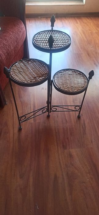 Kwietnik na 3 kwiaty