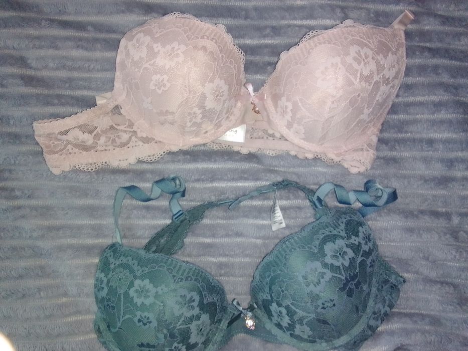 Biustonosz nowy zaciasny