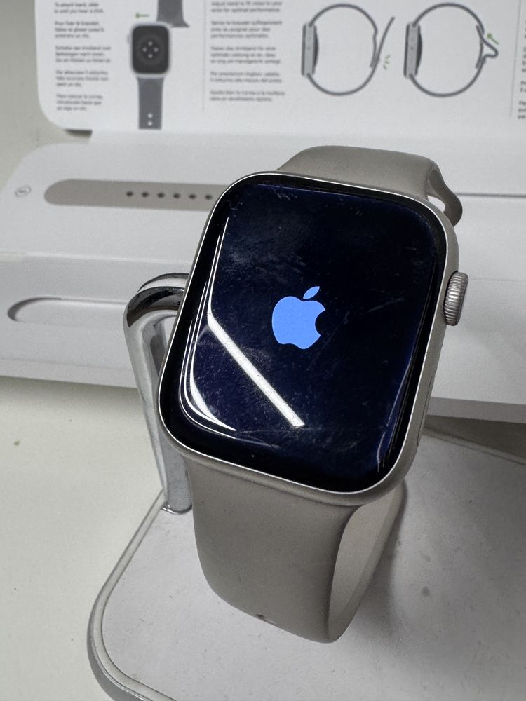 Apple watch series 8 45 mm cellular starlight aluminum uszkodzony