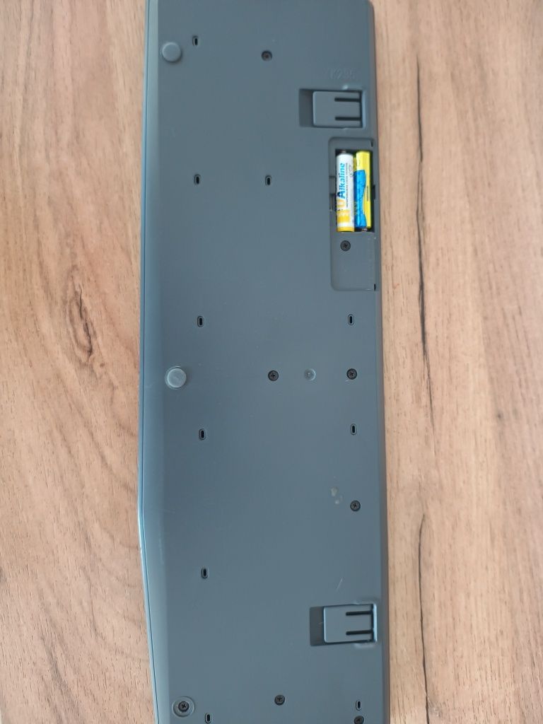 Продам клавиатуру logitech