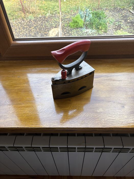 Zelazko na wrgiel z okresu PRL