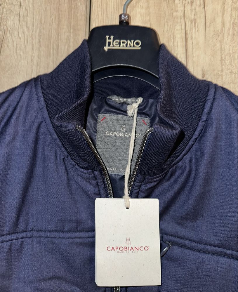 Жилетка из полированой шерсти Capobianco