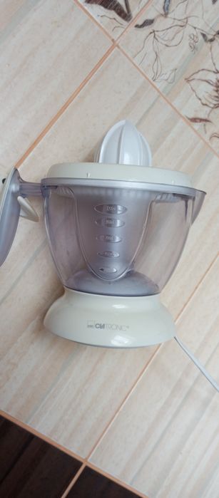 Дешево продам соковижималку