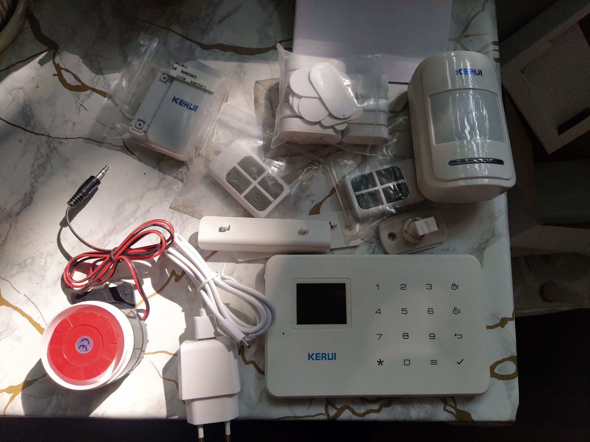 Продам GSM сигнализацию