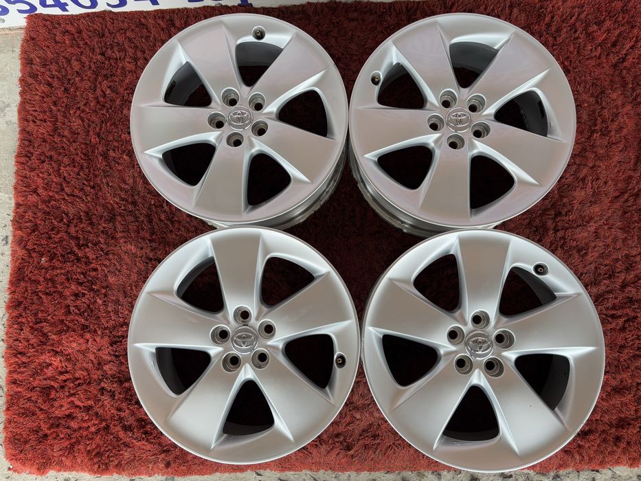 Original Toyota Prius Avensis R17 5x100