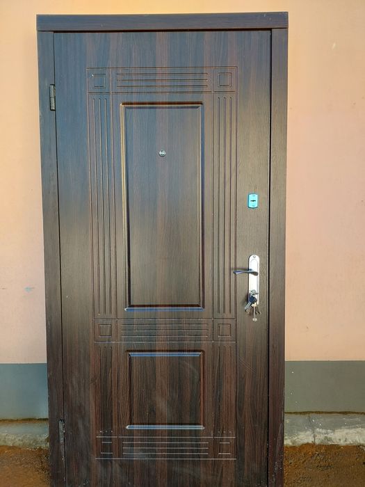 Двері вхідні металеві