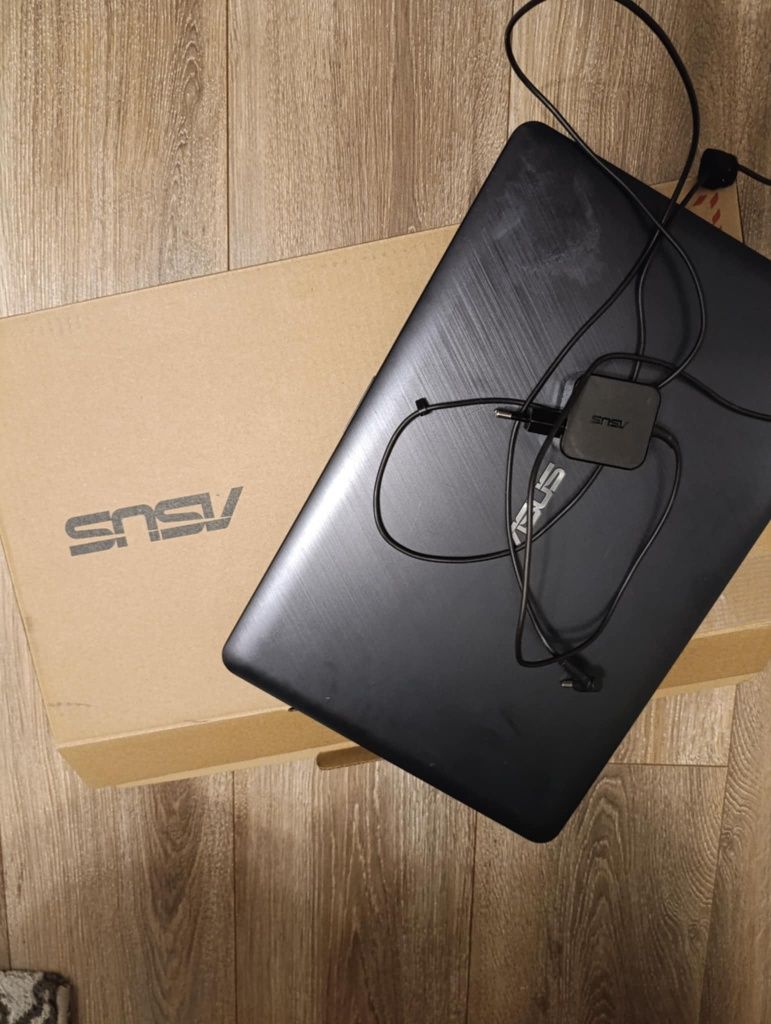 Notebook Asus f543ma