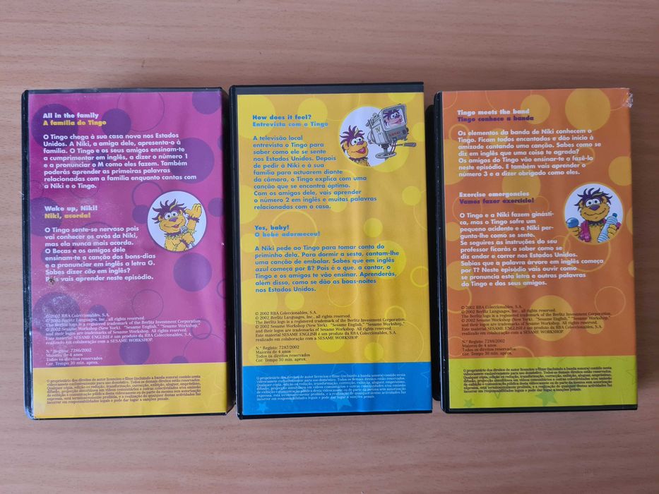 3 cassetes VHS e 3 CDs da coleção "Sesame English"