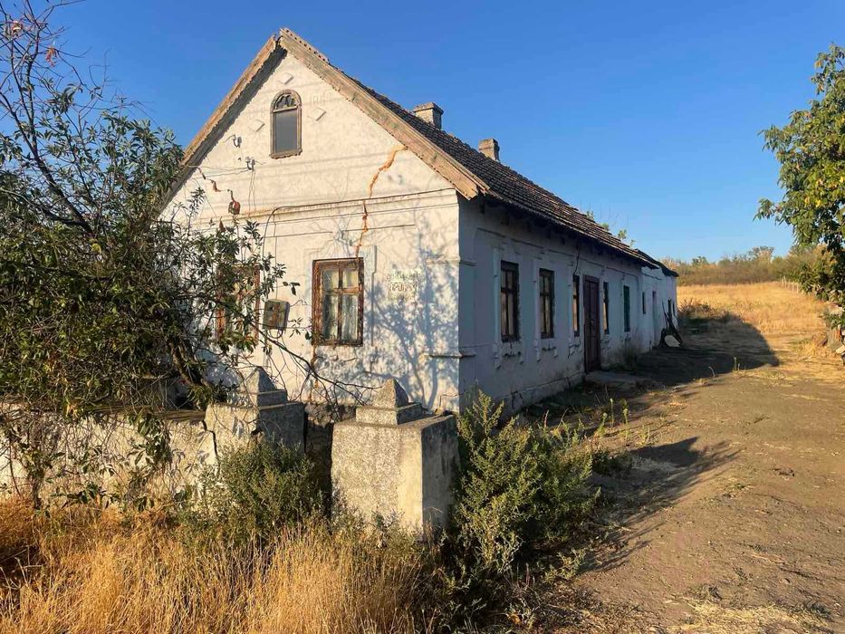 Одесса, ближайший пригород, жилой дом в центре села, на 25 сотках