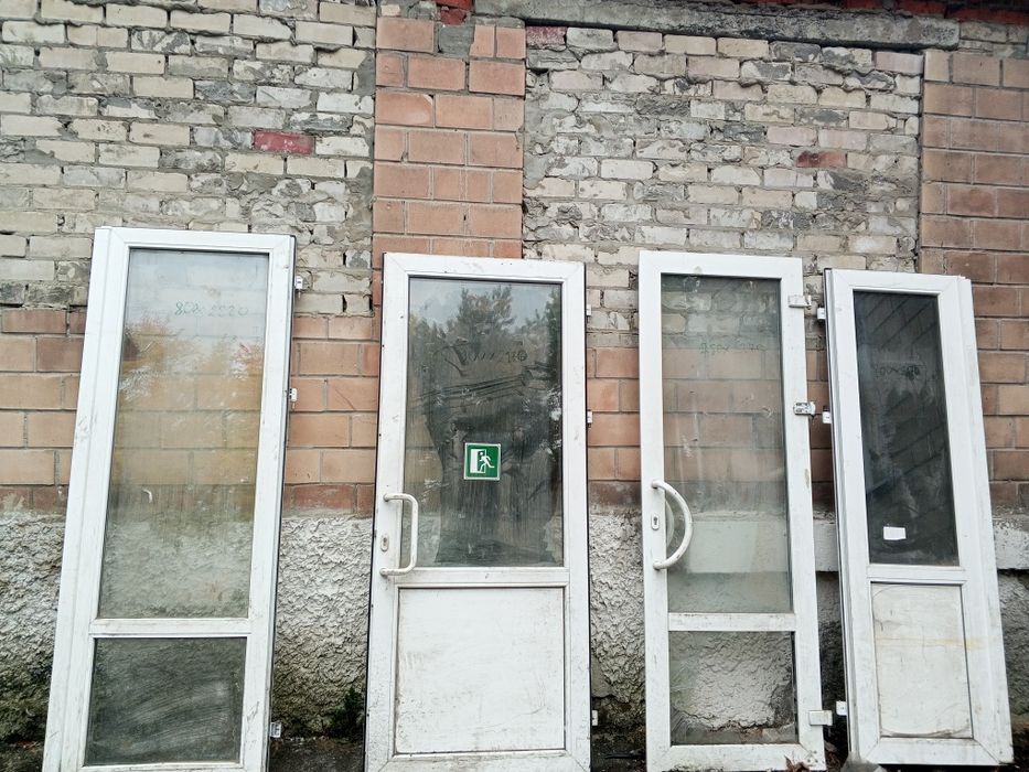 Двері металопластикові.бу