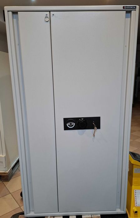 Szafa pancerna metalowa Konsmetal, klasa S1, dwa zamki, 247 kg skrytki