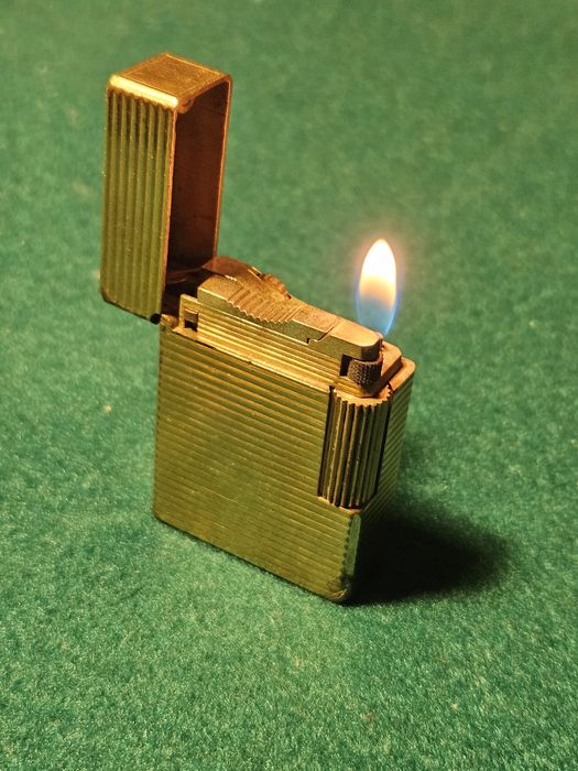 Isqueiro dupont dourado 20 microns - usado a funcionar