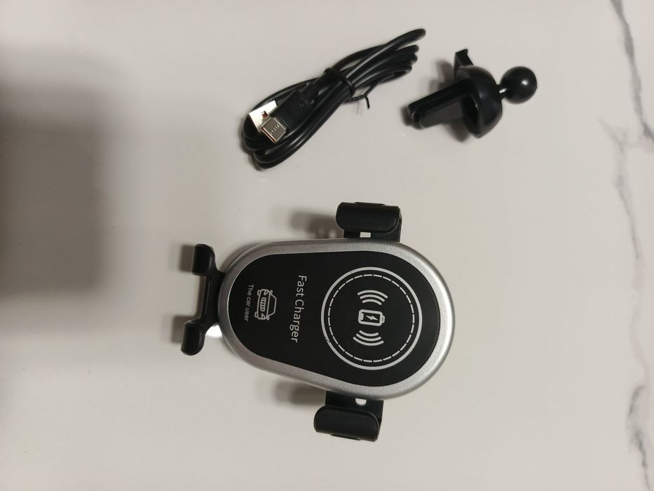 Тримач для телефону з безпровідною зарядкою