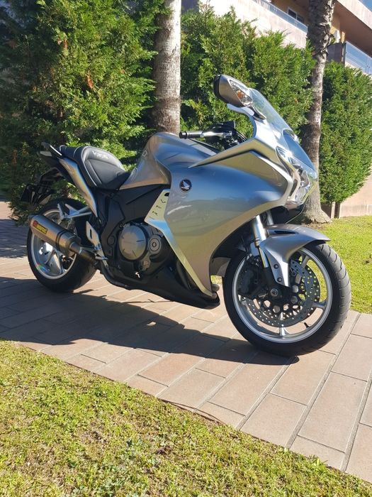 Moto Honda VFR 1200 F