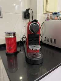 Maquina café Nespresso e Aeroccino