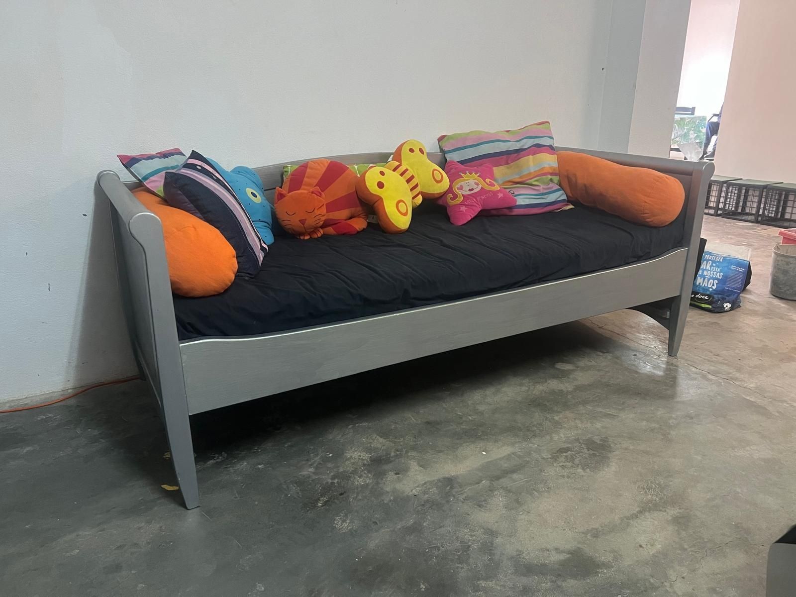 Cama de corpo meio