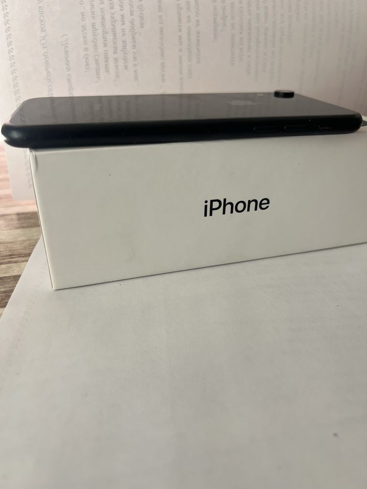 IPhone XR на 64 г
