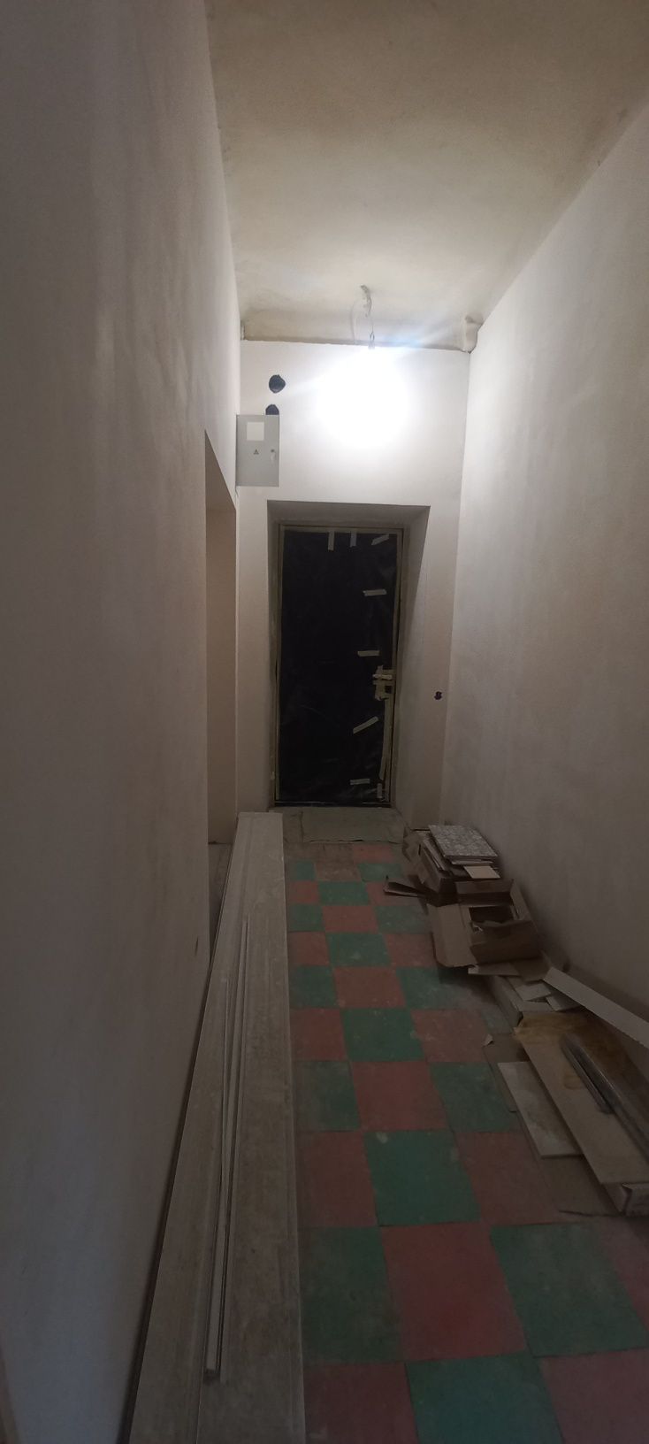 Продам 2 к.кв ул.Воссоединения Украины. Манеж.