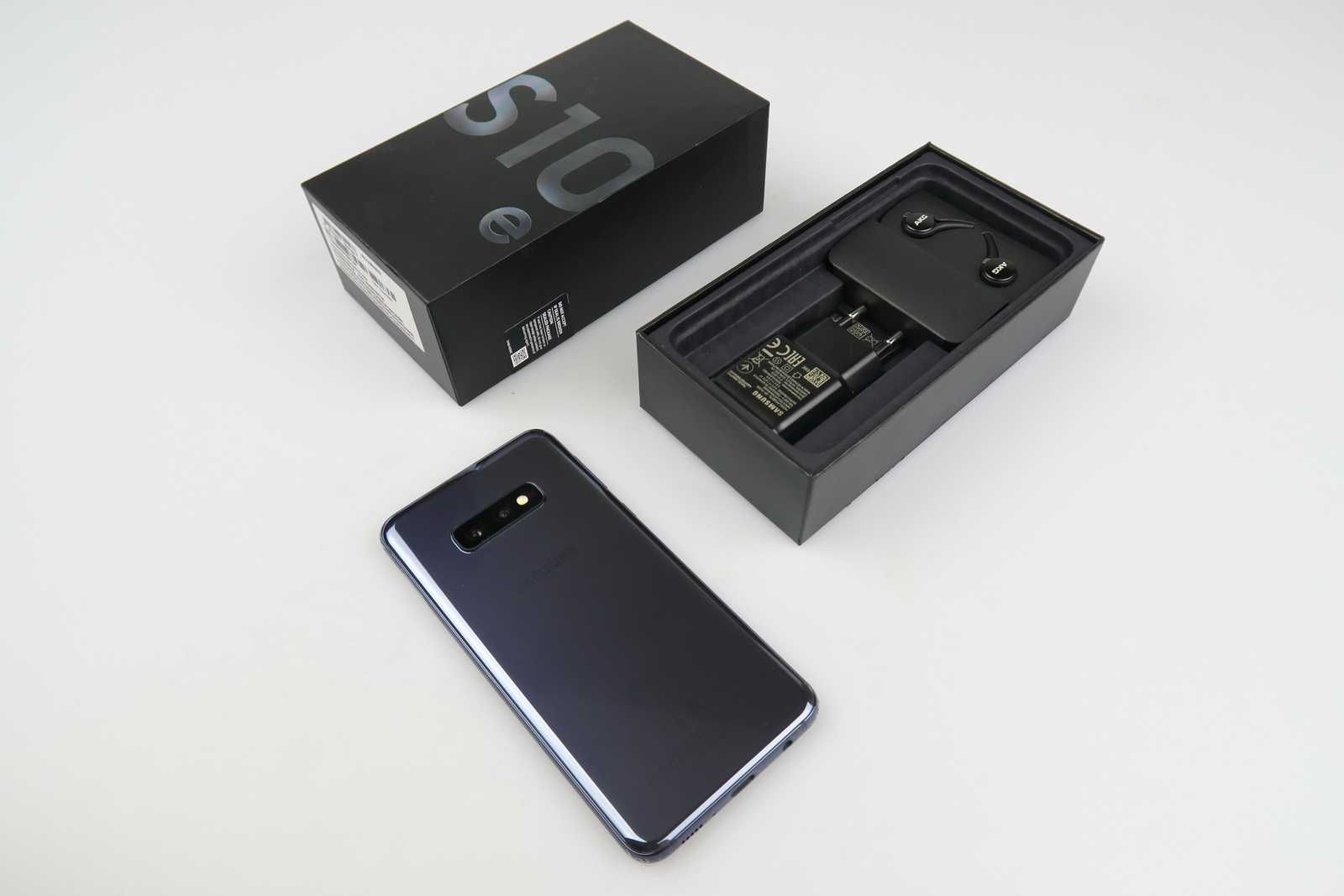 Смартфон Samsung s10e  6/128 Gb prism black