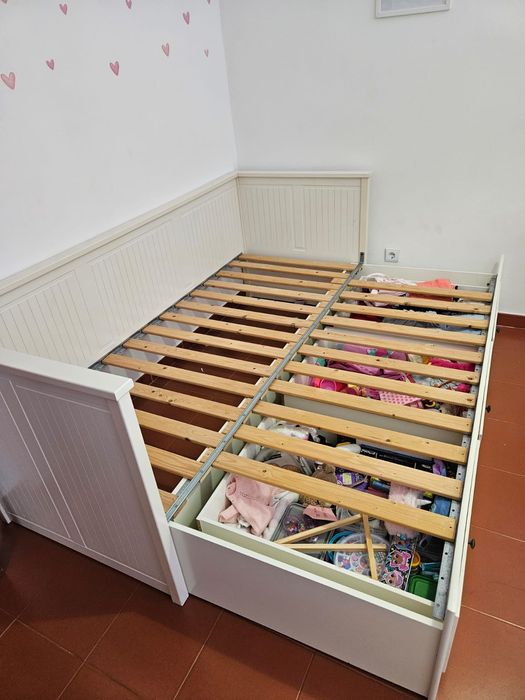 Cama IKEA extensível hemnes com colchão
