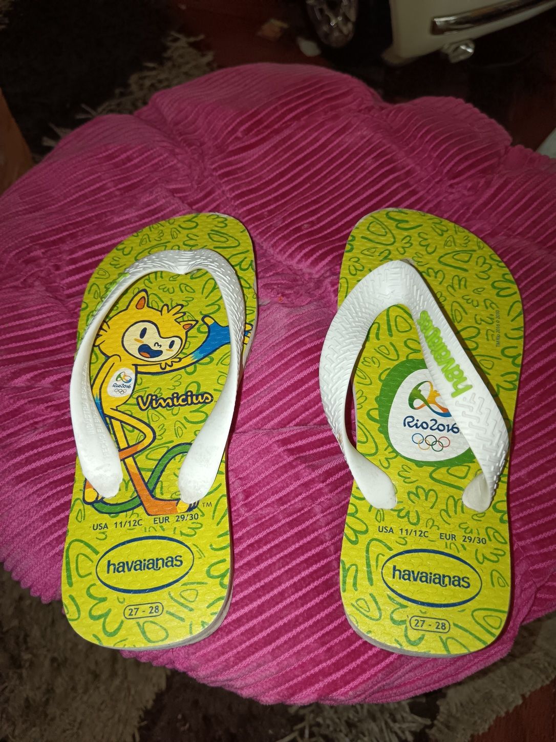 Chinelos e sandalias