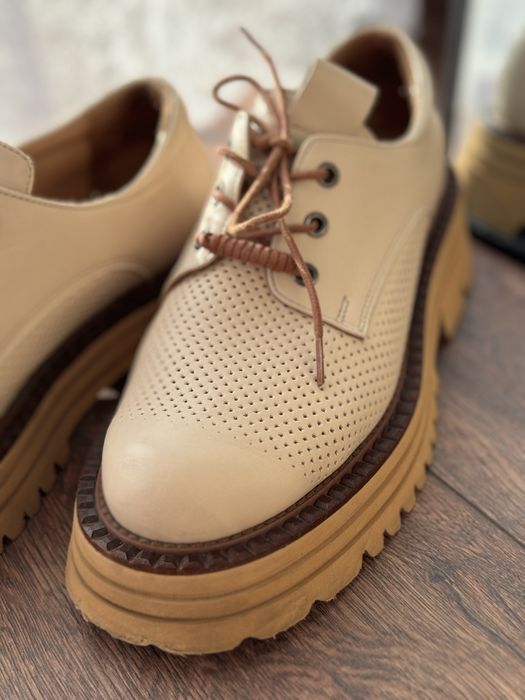 Черевики жіночі бежеві