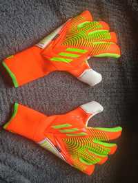 Rękawice bramkarskie adidas Predator Edge Pro Hybrid r. 8