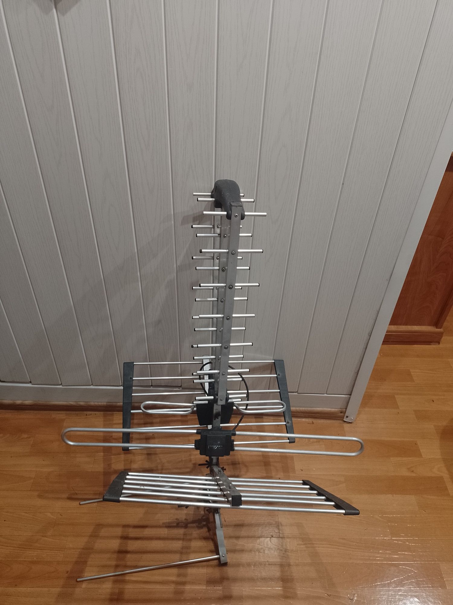 Sprzedam antena  90 cm +dachowa czytaj opis