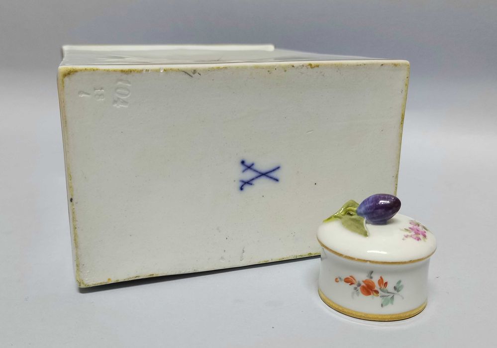 Herbatnica, pojemnik na herbatę, II poł. XIX w. Miśnia (Meissen)