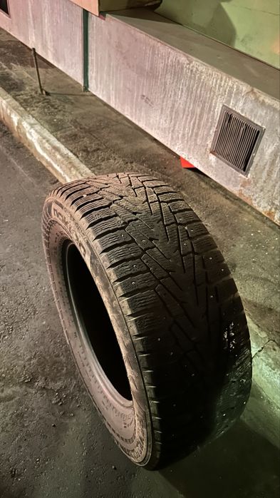 Продам зимнюю резину с крузака